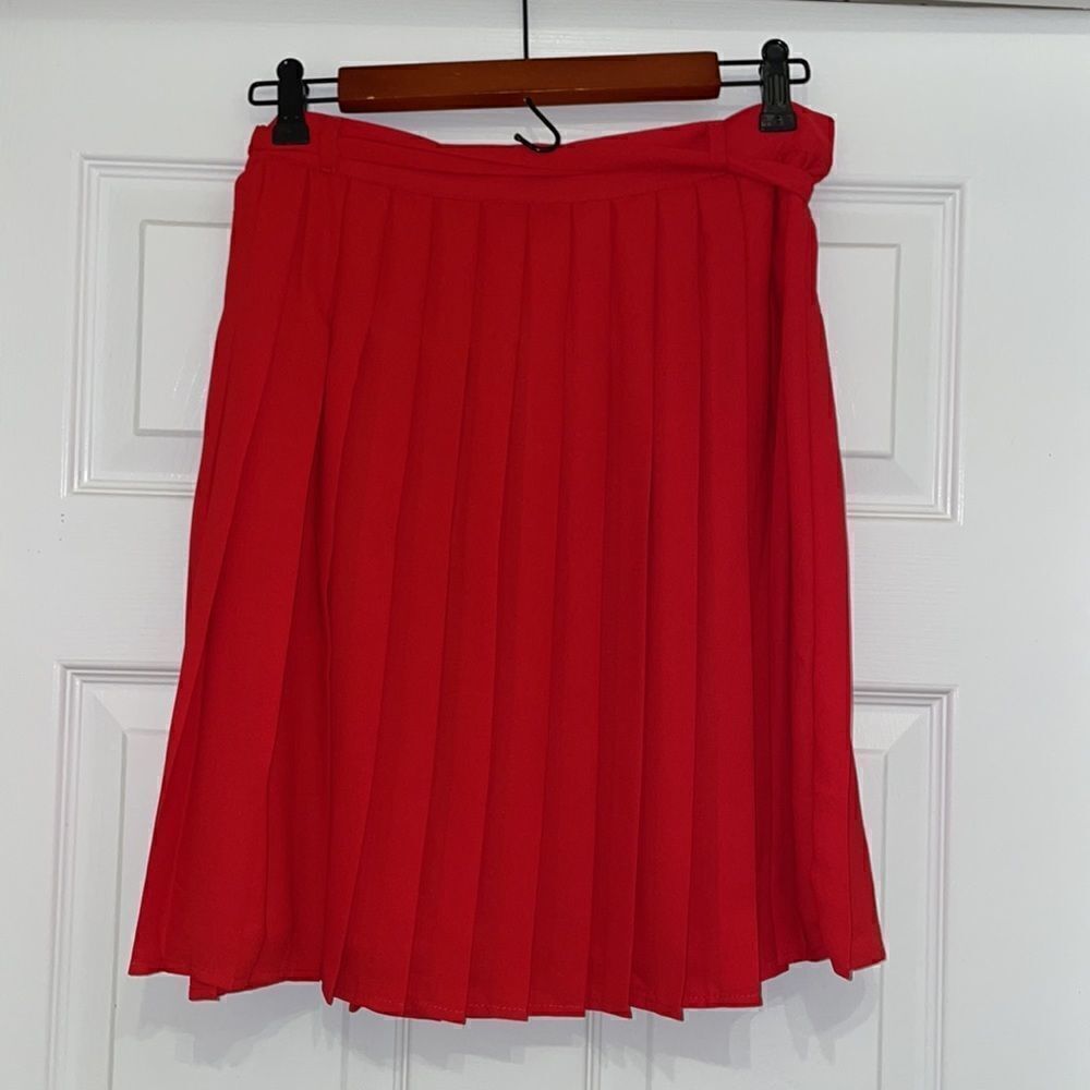 ModCloth Purely Pretty Red pleated miniskirt with bow - Picture 4 of 11